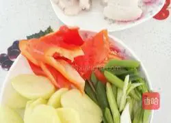 Illustration of how to cook twice-cooked pork and potato slices 5