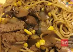 Illustration of how to make beef and black pepper pasta 5