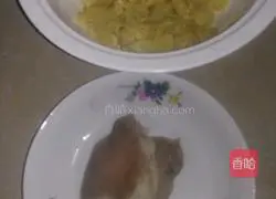 Illustration of how to cook twice-cooked pork with bamboo shoots 3