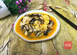 Illustration of how to make scrambled eggs with black mushrooms 8