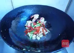 Illustration of how to make fried shrimps with fresh walnuts 7