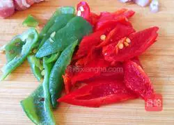 Illustration of how to make fried pork with pepper 3