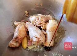 Illustration of braised chicken wing roots 5