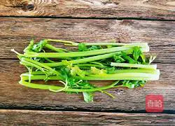 Illustration of how to make fried meat with celery 2