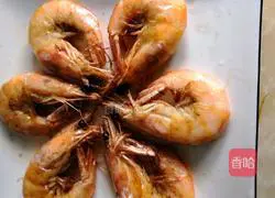 Illustration of braised prawns in oil 3