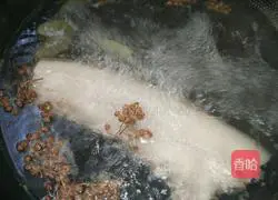 Illustration of twice-cooked pork slices 2