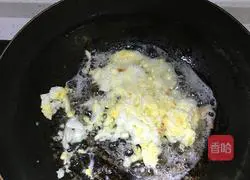 Illustration of how to make luffa, ham and egg fried spaghetti 6