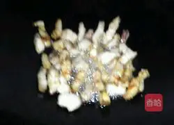 Illustration of how to cook twice-cooked pork with pepper 4