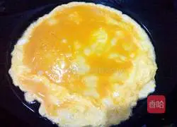 Illustration of how to make cucumber and scrambled eggs 5