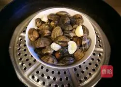 Illustration of how to make clams steamed with sake 4