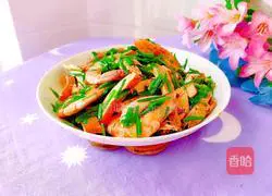 Illustration of how to make stir-fried shrimps with dried tofu and chives 17