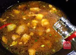 Illustration of how to make braised chicken and mushroom vermicelli 12