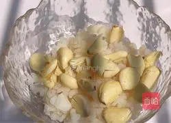 Garlic Squid Flowers Recipe Illustration 3