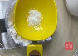 Illustration of how to make wavy thin pizza 5