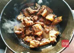 Illustration of how to make sweet and sour pork ribs 5