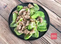 Illustration of how to make fried sausage with pepper 15