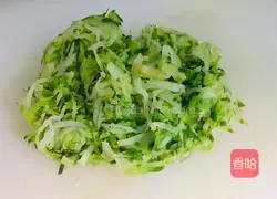 Illustration of how to make radish meatballs 3