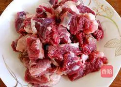 Potatoes Illustration of how to cook beef with clay balls 1