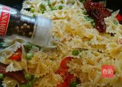 Illustration of how to make pasta (anchovy and tomato dried butterfly noodles) 12