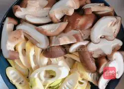 Cordyceps Flower Stewed Chicken (with Spring Bamboo Shoots and Shiitake Mushrooms) Recipe Illustration 4