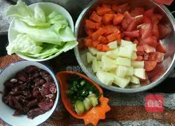 Illustration of how to make appetizing borscht 1