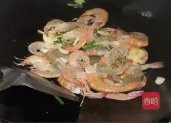 Illustration of how to make fried shrimps with green onion 6
