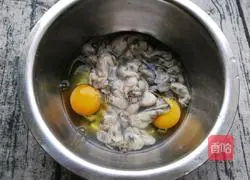 Illustration of how to make scrambled eggs with oysters 3