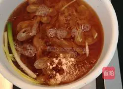 Illustration of how to make boiled white shrimp 3