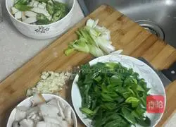 Illustration of how to make fragrant dried twice-cooked pork 2