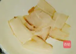 Illustration of the home version of dry pot fat sausage 2