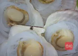 Illustration of how to make garlic vermicelli scallops 6