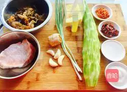 Illustration of how to make fish-flavored shredded pork 1