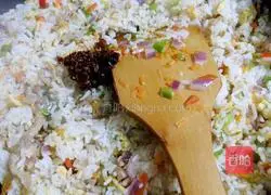 Illustration of Spicy Shredded Pork Fried Rice 9