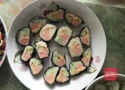 Illustration of how to make mashed potato and seaweed rolls 3