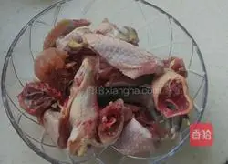 Illustration of how to make braised chicken with mushrooms 1