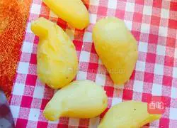 Illustration of how to make German potato salad 2