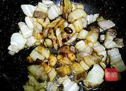 Illustration of how to make twice-cooked pork with green pepper 7