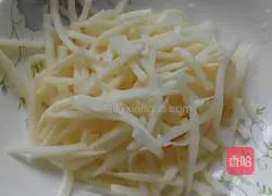 Illustration of home-cooked fish-flavored shredded pork 3