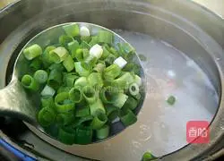 Illustration of how to make colorful shrimp porridge 11