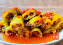 Illustration of how to stuff pork with pepper 12