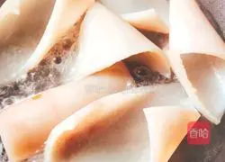 Illustration of how to make spicy five-spice pork rinds 1