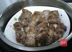 Illustration of how to make steamed pork ribs with Babao black bean powder 12