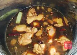 Illustration of how to cook chicken legs stewed in sauce 6