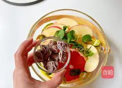 Illustration of how to make slightly tipsy fruit wine 7