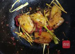 Illustration of how to make twice-cooked pork with lettuce 10