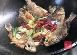 Illustration of home-cooked crispy bone fish 5