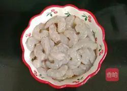 Illustration of how to make sweet and sour shrimp 1