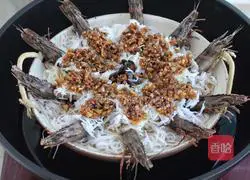 Illustration of how to make steamed prawns with garlic vermicelli and vermicelli 7