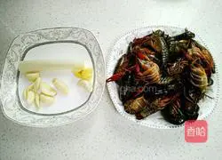 Illustration of how to make garlic crayfish 2