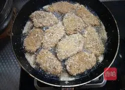 Illustration of how to make salt and pepper fried chicken wings 10